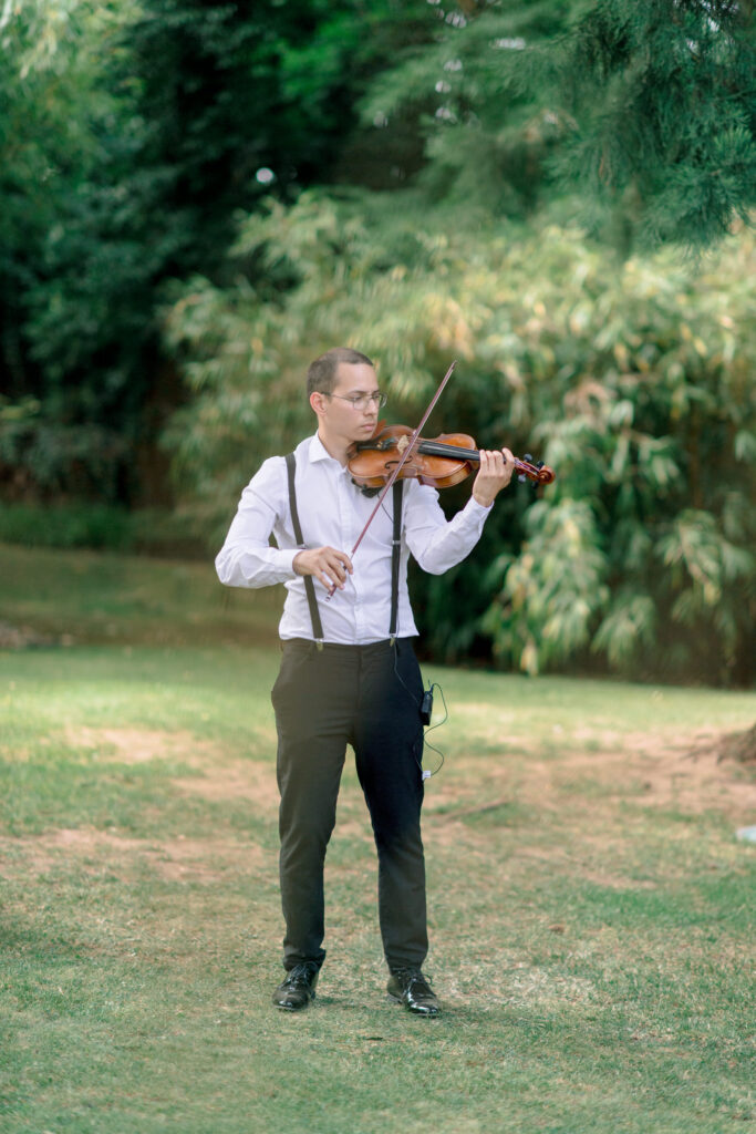 Violinist bei Burg Schwarzenstein Hochzeit