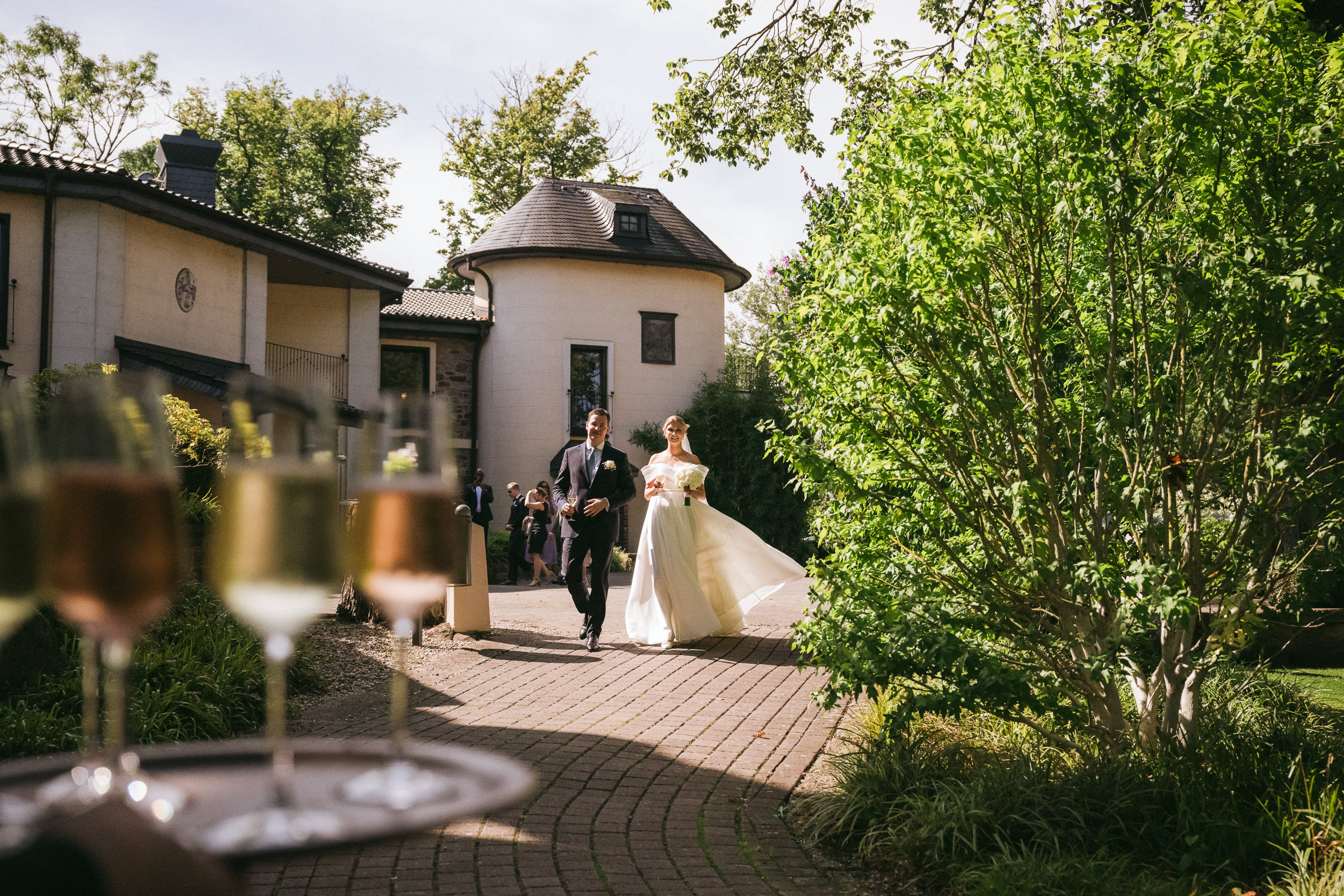 154_Burg_Schwarzenstein_Hochzeit_Castle_Rheingau_Weddings_by_Saskia_Marloh_Photographer_edit