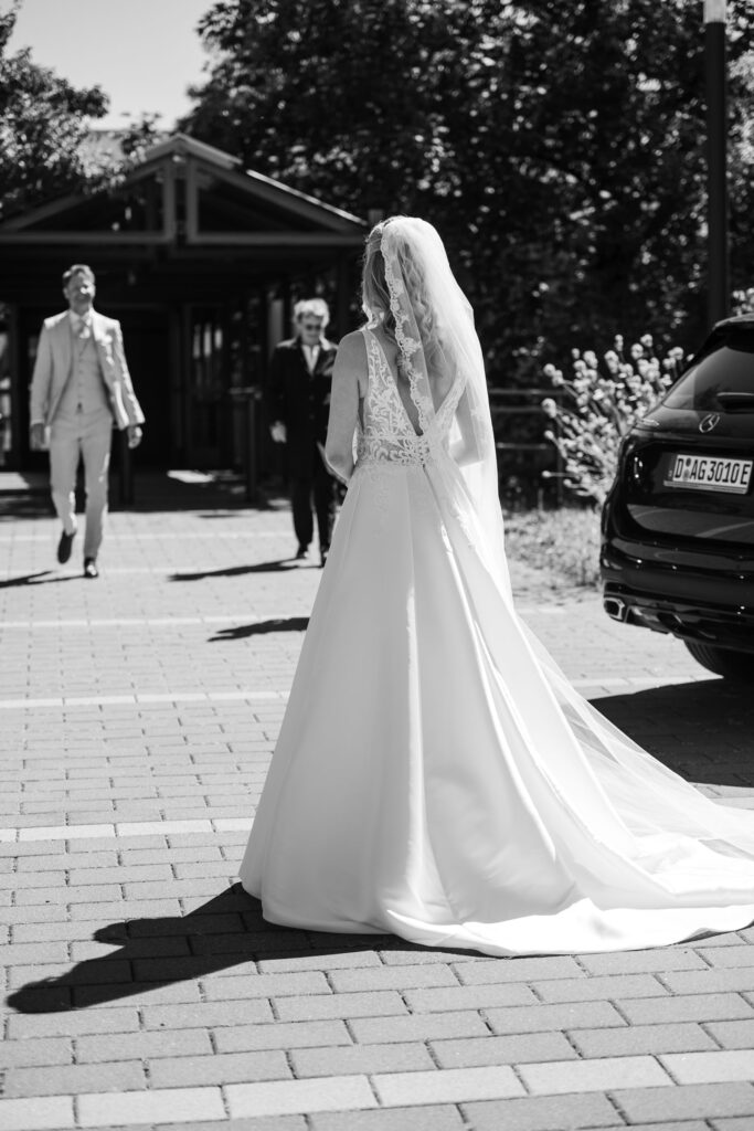 083_Castle_Burg_Schwarzenstein_Weddings_by_Saskia_Marloh_Photographer_edit